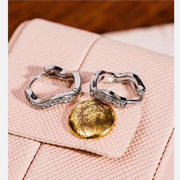 🆕 Stainless Steel and Crystal Huggie Earrings - Picture 5 of 6